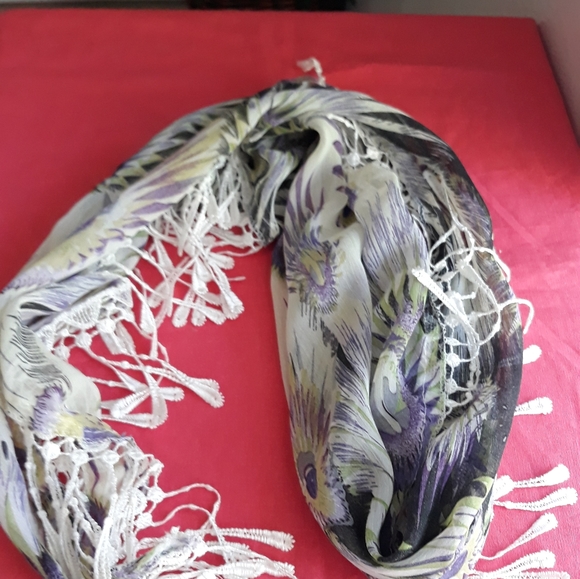 NEW SCARF - Picture 5 of 9